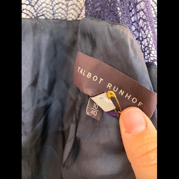 NEW Talbot Runhof Allium Lace Bell Sleeve dress - Picture 8 of 8